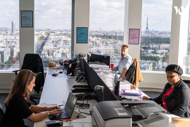 L'équipe de MaCrédit au travail